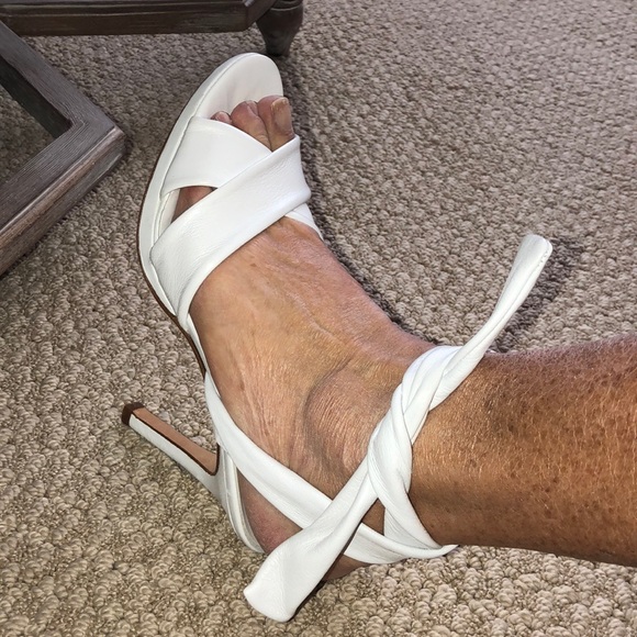 Banana Republic WHITE Soft Leather Ankle Wrap Heels/6.5 - Picture 6 of 8